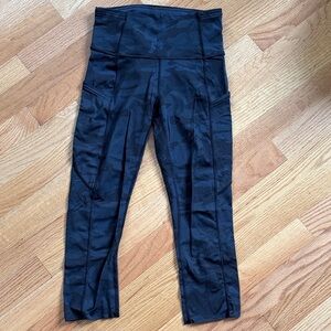 Lululemon Capri Black Camouflage Leggings